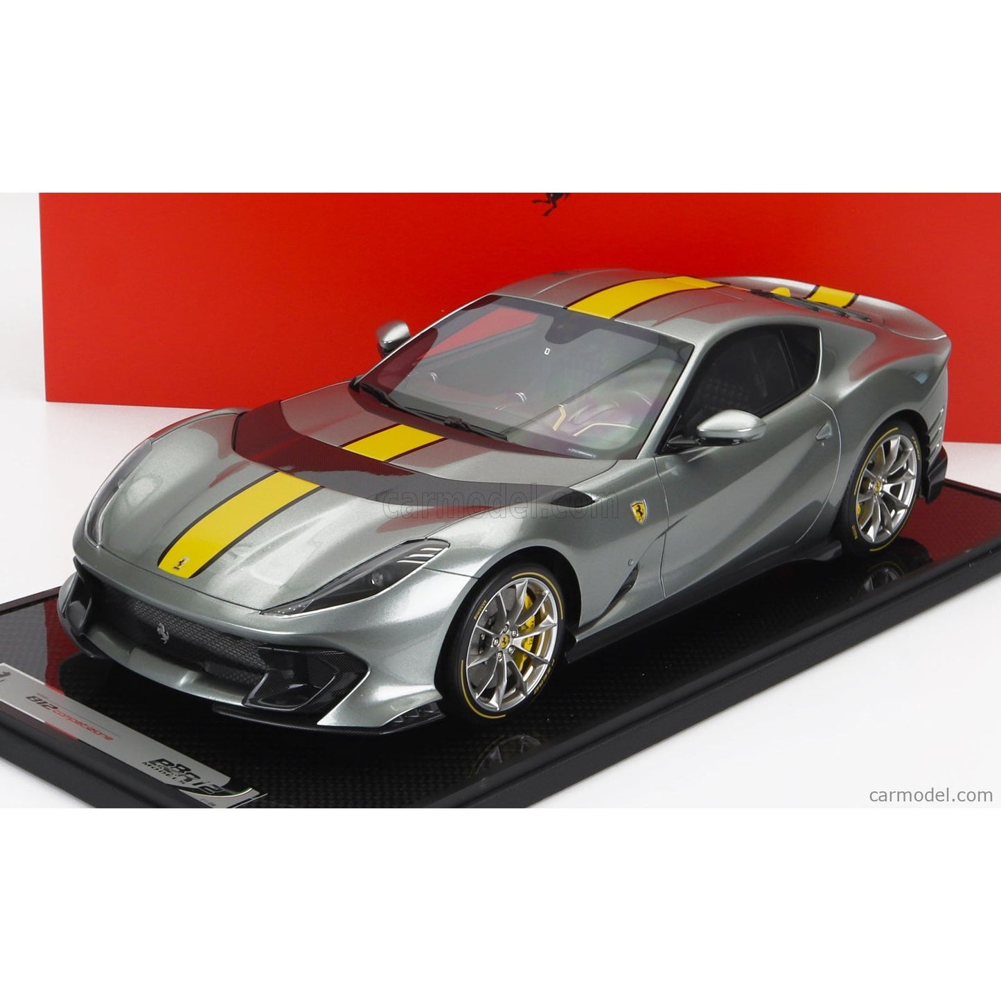 Ferrari 812 Competizione Grigio Coburn Portachiav – Eksklusiv Ferrari 812 Competizione-model i Grigio Coburn.