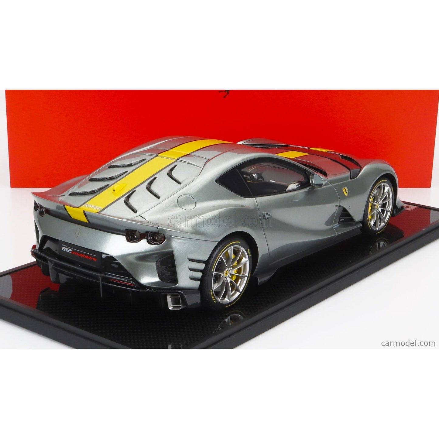 Ferrari 812 Competizione Grigio Coburn Portachiav – Eksklusiv Ferrari 812 Competizione-model i Grigio Coburn.