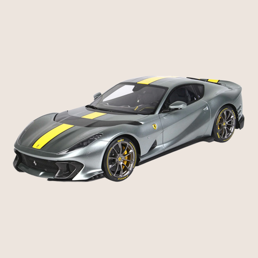 Ferrari 812 Competizione Grigio Coburn Portachiav – Eksklusiv Ferrari 812 Competizione-model i Grigio Coburn.