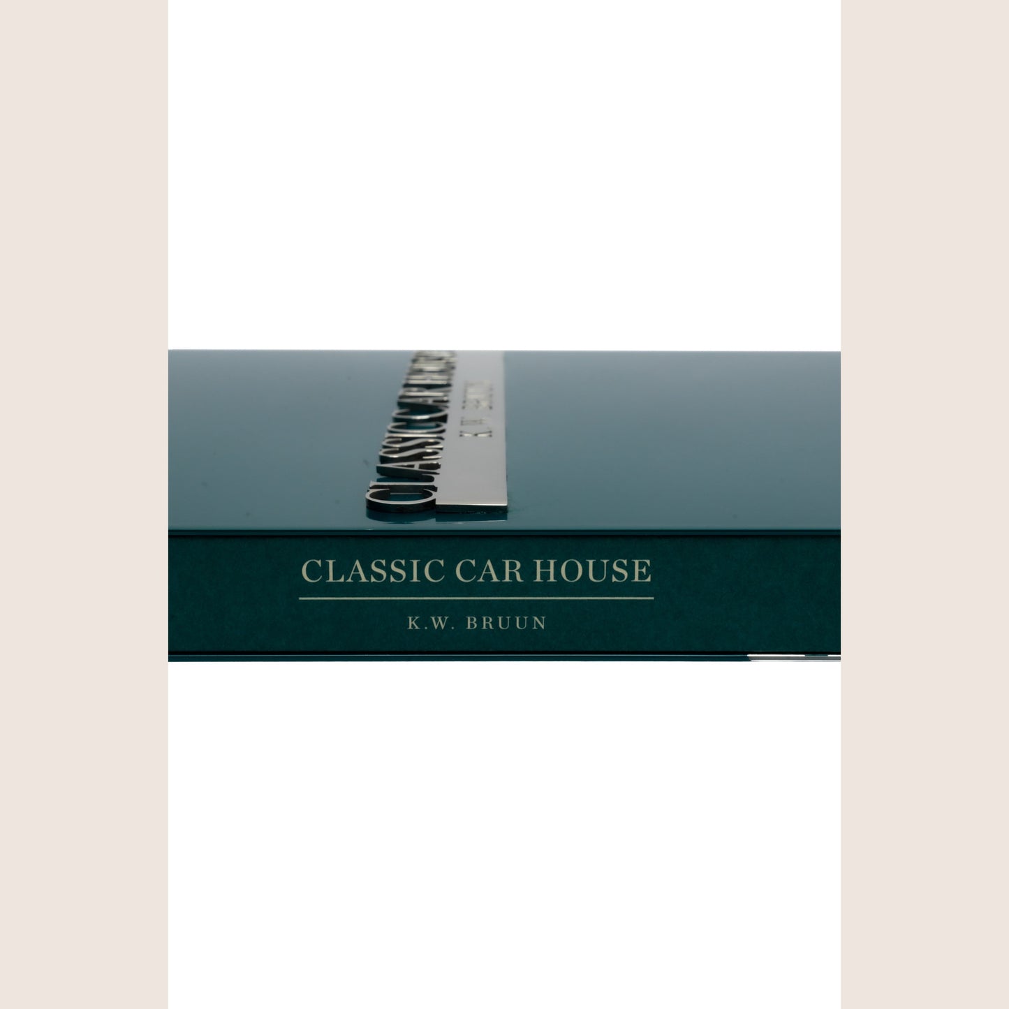 CCH Katalog Limited edition - Begrænset udgave af CCH-kataloget, perfekt til samlere af sjældne bilbøger.