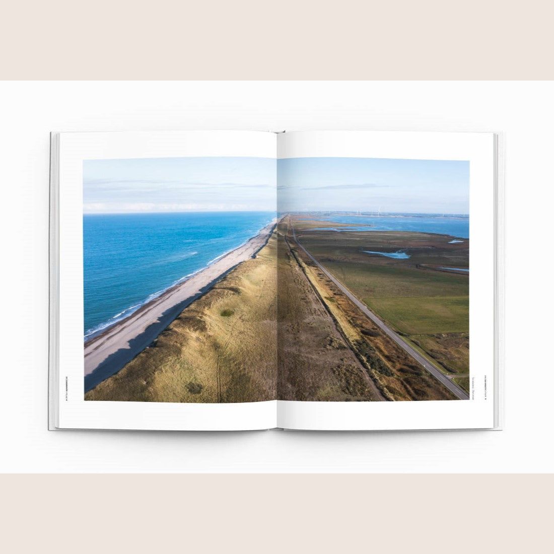 360 Danmark Vestkysten Nordjylland (bog) – Rejsebog om Nordjyllands vestkyst, perfekt til opdagelsesrejsende.