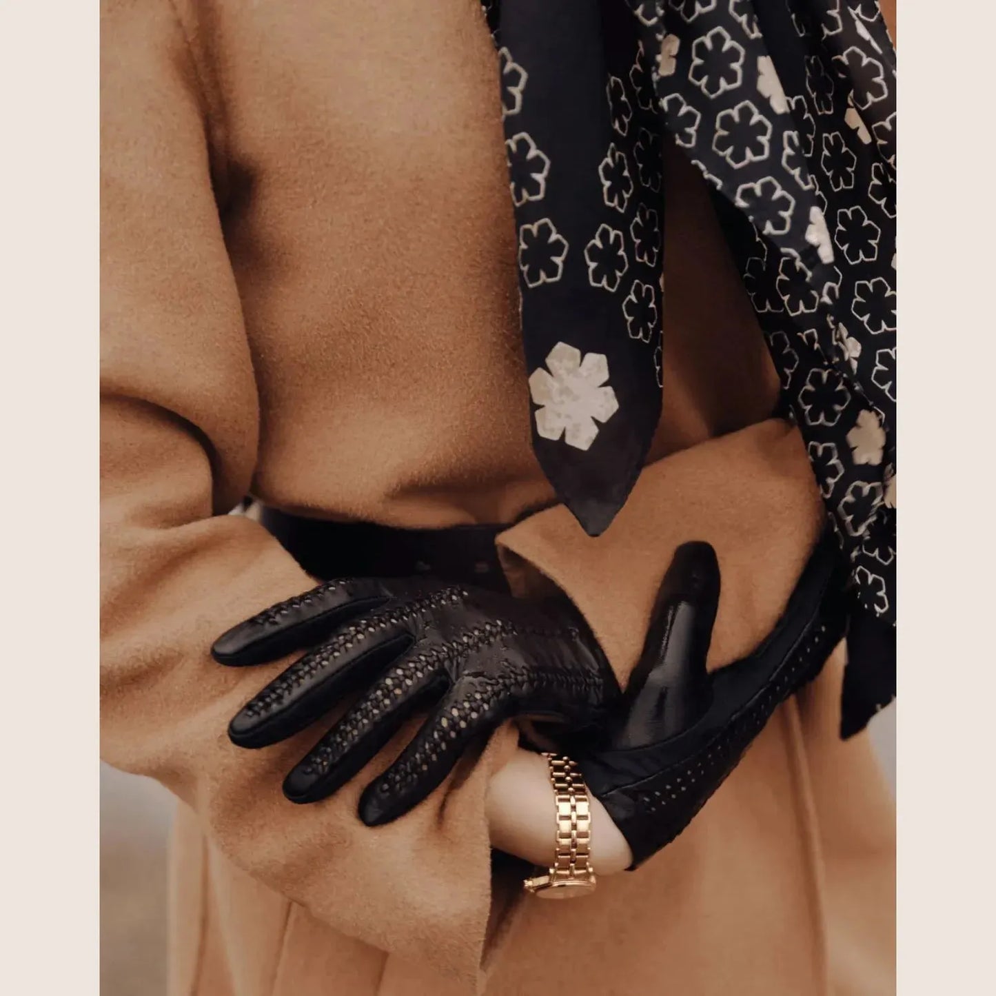 Emma, Plum / One-Size – Dyblilla taske med sofistikeret udtryk, ideel til den modebevidste kvinde.