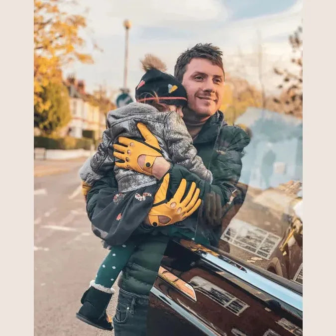 Frederik, Yellow / One-Size – Unikke gule kørehandsker i smidigt læder, en perfekt kombination af stil og funktion.