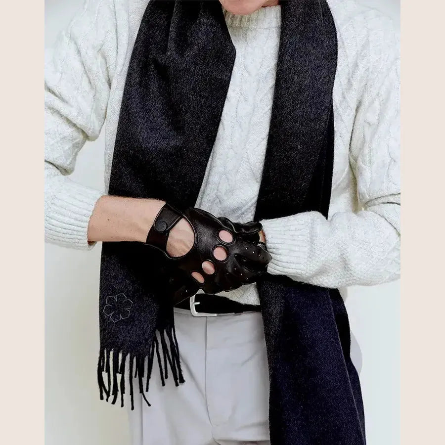 Frederik, Black / One-Size – Tidløse sorte kørehandsker i luksuriøst læder, perfekt greb og komfort på farten.