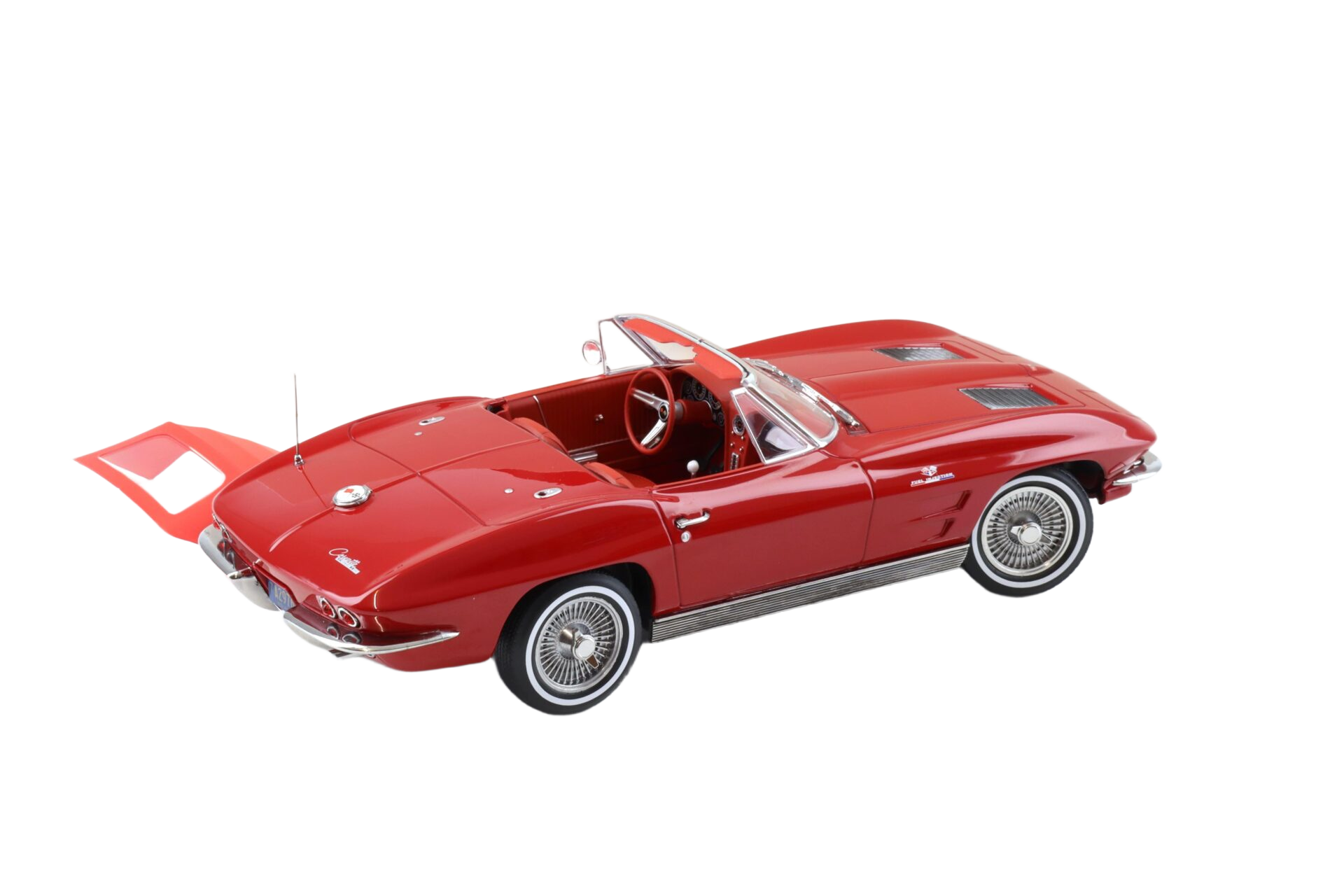 Chevrolet Corvette Stingray Cabriolet 1963 1:18 model i Riverside Red fra Norev med detaljeret karrosseri og realistisk interiør