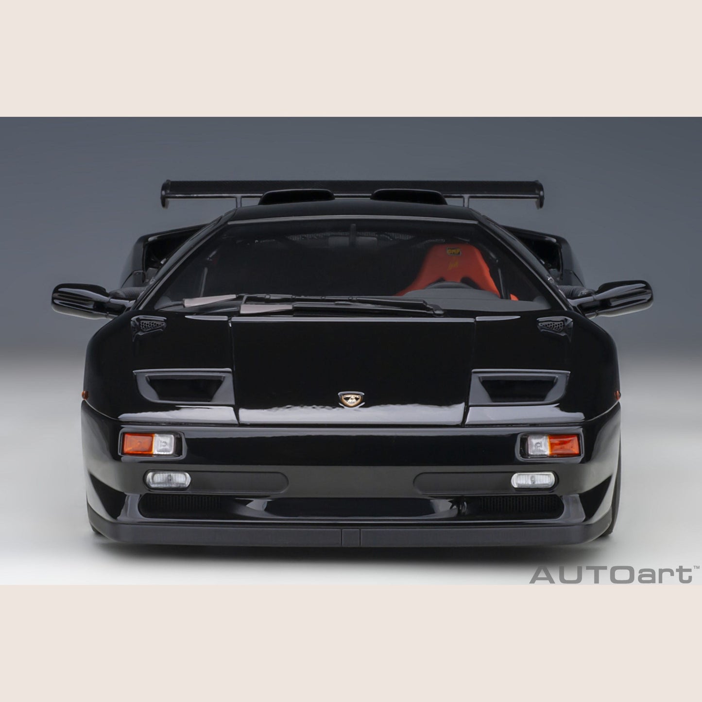 Lamborghini Diablo SE30 - 1999 1:18 – Højdetaljeret model af Lamborghini Diablo SE30 fra 1999.