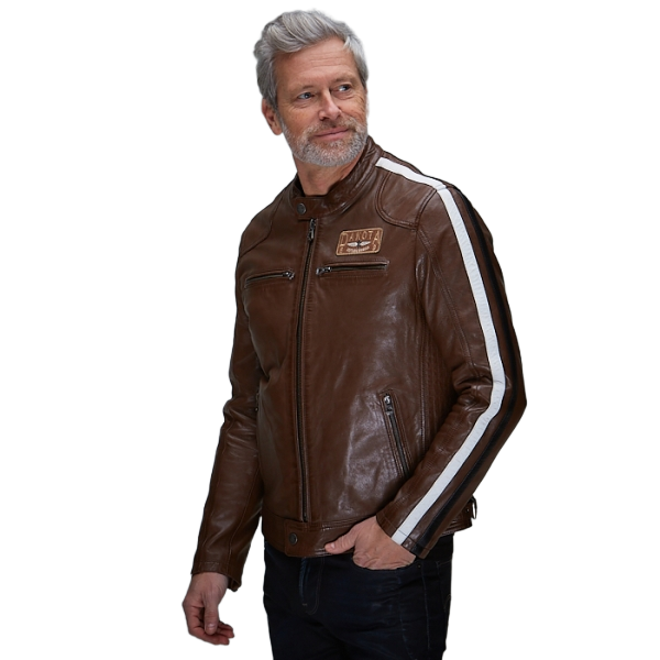 DK Race Jacket Choco – DK Race jakke i chokoladebrun, stilfuld og funktionel til motorsportsglade fans.