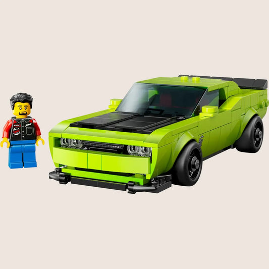 LEGO Dodge Challenger SRT – Detaljeret LEGO Speed Champions-model af den kraftfulde Dodge Challenger SRT med autentiske designlinjer, sporty detaljer og ikonisk muskelbil-look.