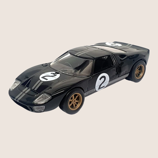 GT 40 Le Mans - 1:43 – Miniaturemodel af den legendariske Ford GT40 Le Mans racerbil.