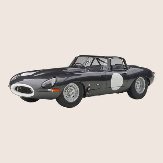 Jaguar Lightweight E-Type Dark Grey – Letvægtsudgave af Jaguar E-Type i mørkegrå. En perle for bilentusiaster.