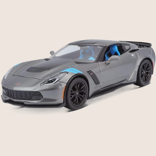 Maisto Chevrolet Corvette Grand Sport 1:24 bilmodel i grå med detaljeret design og autentisk sportsvogn-stil