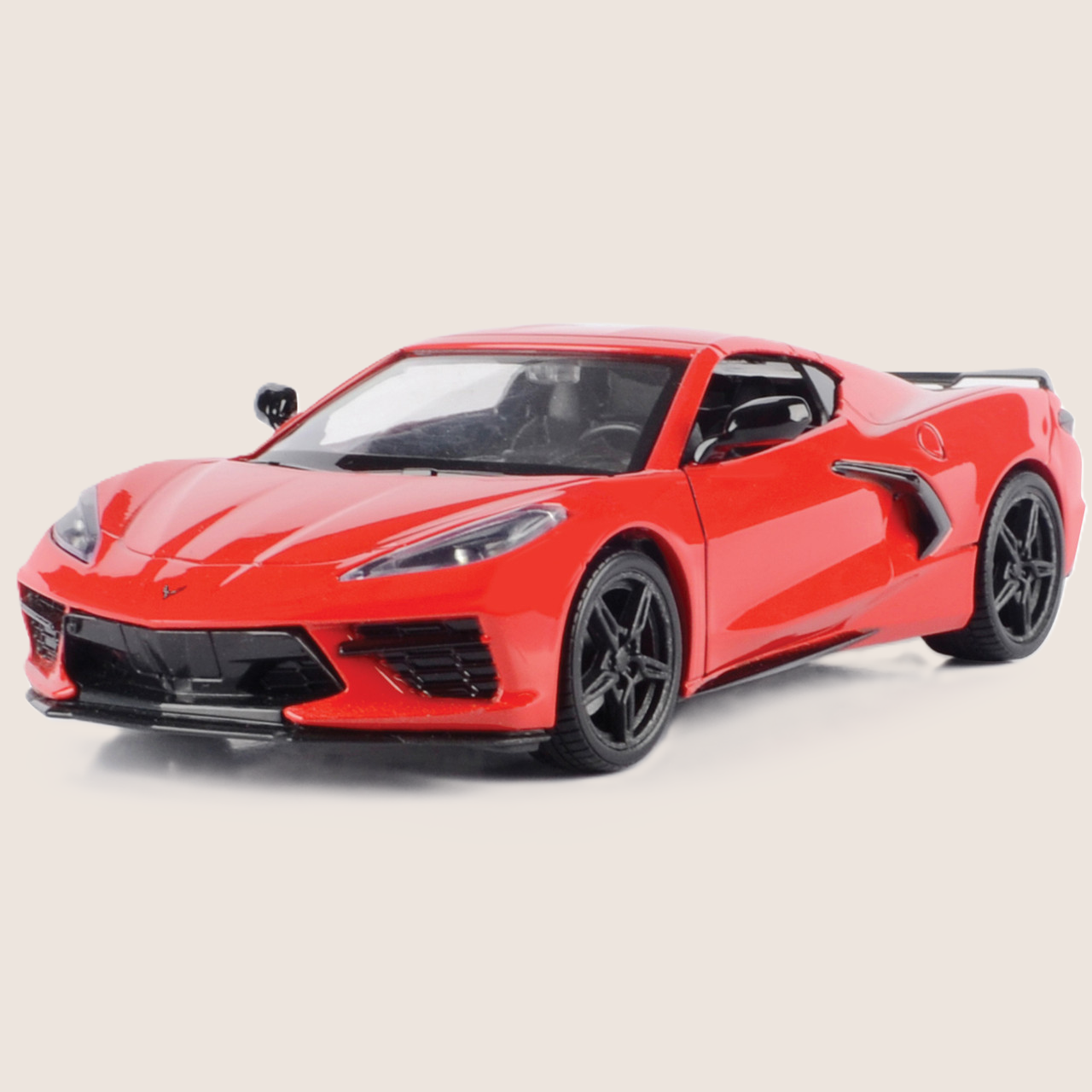 Maisto Chevrolet Corvette Stingray Coupe 2020 1:24 bilmodel i rød med detaljeret design og autentisk sportsvogn-stil
