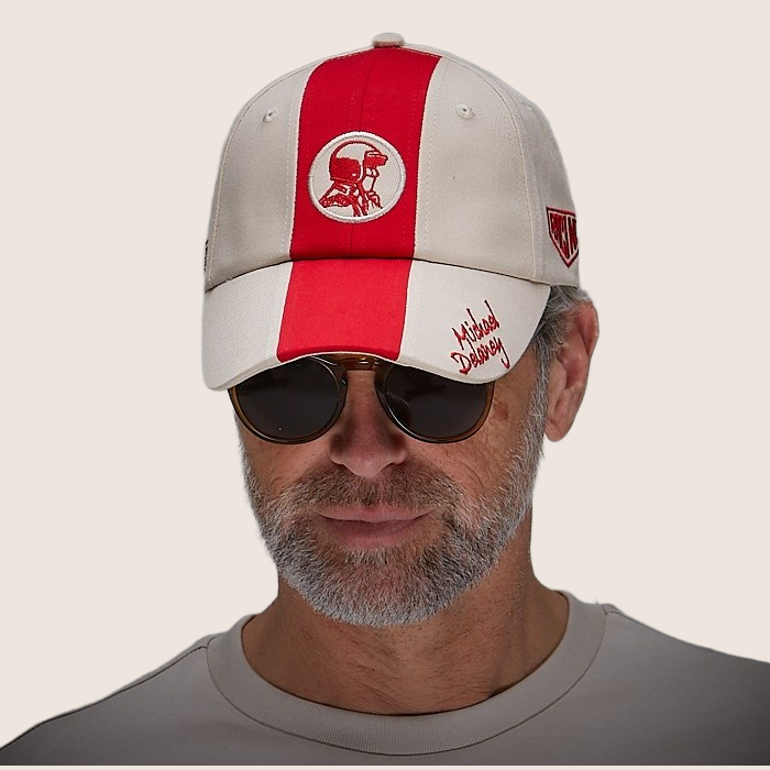 MD Pilota Cap – Stilfuld kasket inspireret af klassisk motorsport, med broderet logo og justerbar pasform. Et must-have for enhver bilentusiast.