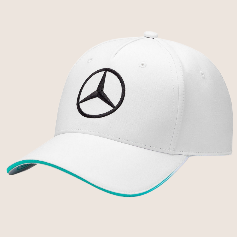 Mercedes-AMG Petronas F1 Team Cap – Officiel kasket fra Mercedes-AMG Petronas Formula One Team. Komfortabel pasform og ikonisk design til ægte F1-fans.