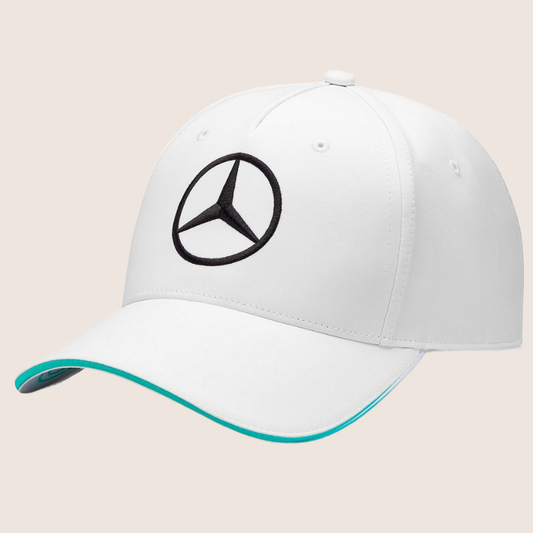 Mercedes-AMG Petronas F1 Team Cap – Officiel kasket fra Mercedes-AMG Petronas Formula One Team. Komfortabel pasform og ikonisk design til ægte F1-fans.