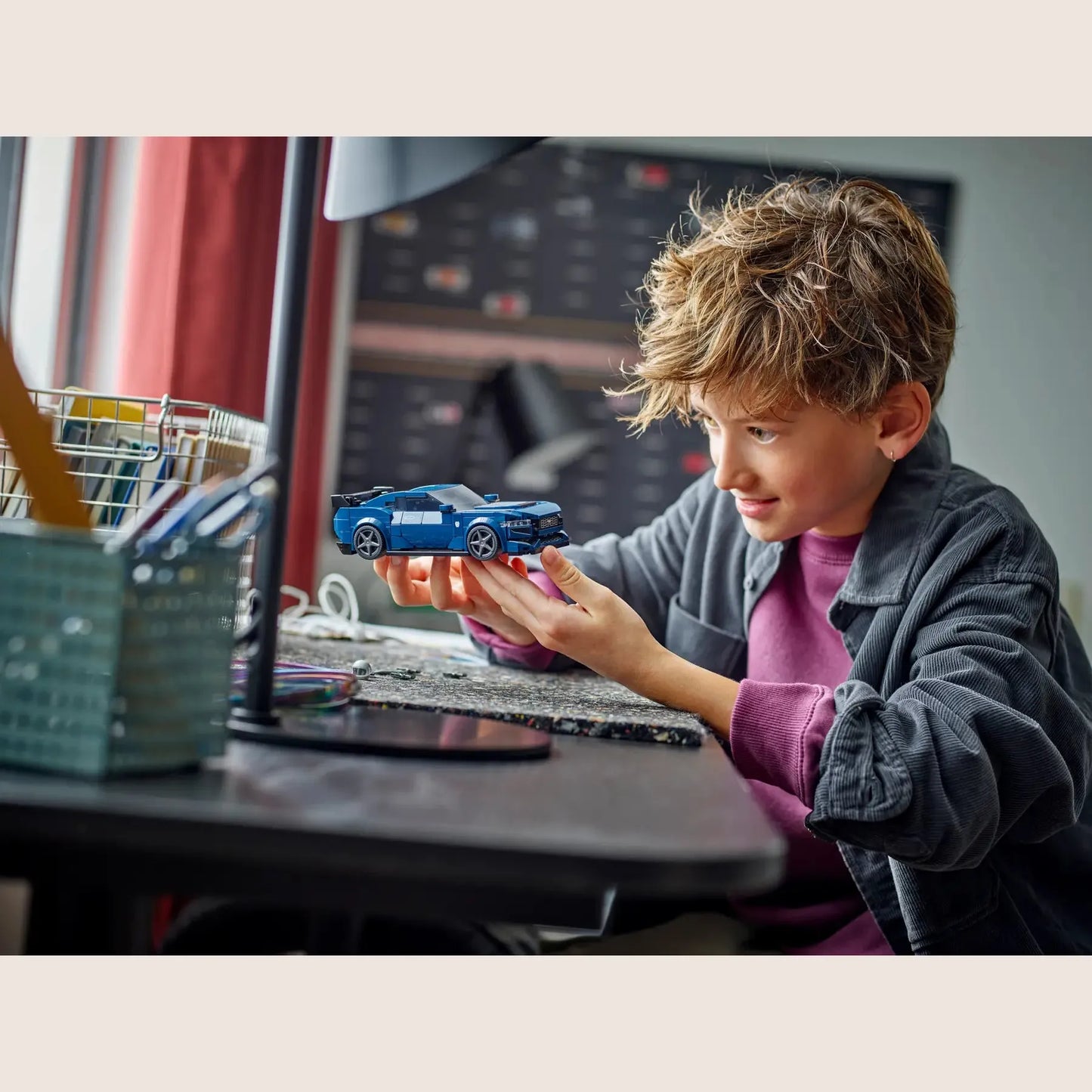 Ford Mustang Dark Horse – LEGO model af den kraftfulde Ford Mustang Dark Horse.