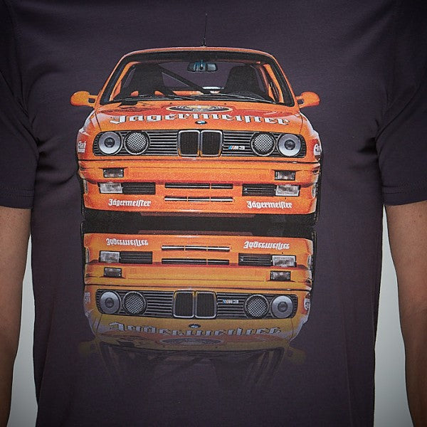 GrandPrix Originals ORC E30 EVO Grey T-shirt – Økologisk bomuld, taljeret snit og ikonisk Jägermeister-design på BMW E30 Evo, fremstillet i Italien af ORIGINAL RACE® – perfekt til motorsportfans og stilbevidste bilentusiaster.