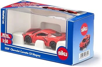 Siku Chevrolet Corvette Stingray 1:50 – Rød die-cast model med åbningsbart motordæksel og døre, gummihjul og udskiftelige fælge. Realistisk gengivelse af C8 Stingray’s motor bag kabinen.