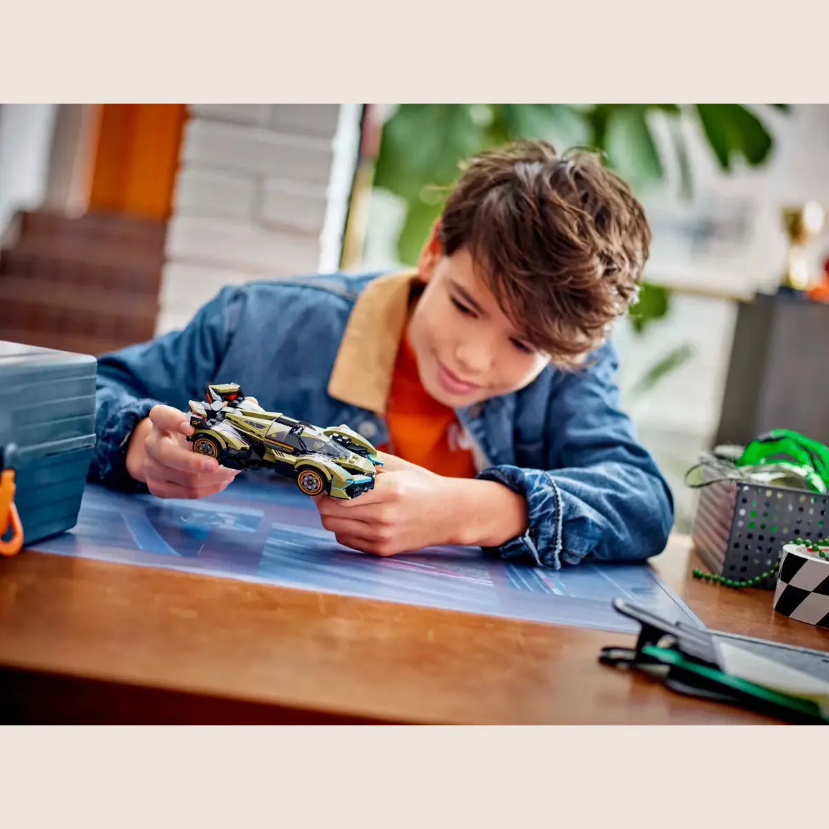 Lamborghini Lambo V12 Vision Gran Turismo – LEGO model af Lamborghini Lambo V12 Vision Gran Turismo, en futuristisk superbil.