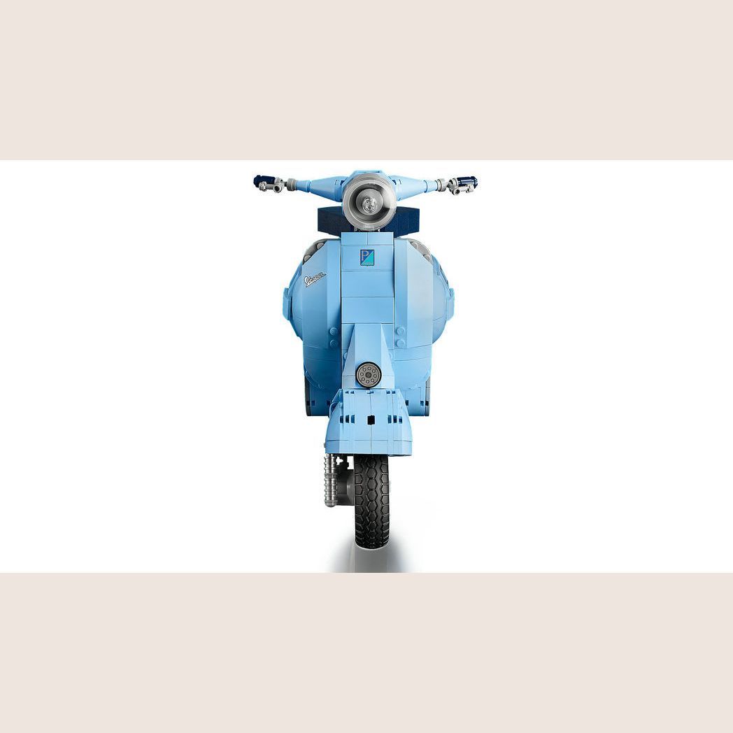 Vespa 125 – LEGO model af den klassiske Vespa 125 scooter, perfekt til samlere.