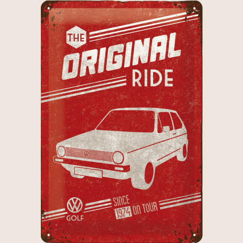 Volkswagen Golf The Original Ride Tin Sign 20x30 cm – Retro metalskilt med klassisk Golf-motiv. Ideel som vægdekoration til VW-fans, garage eller samlerhjørnet.