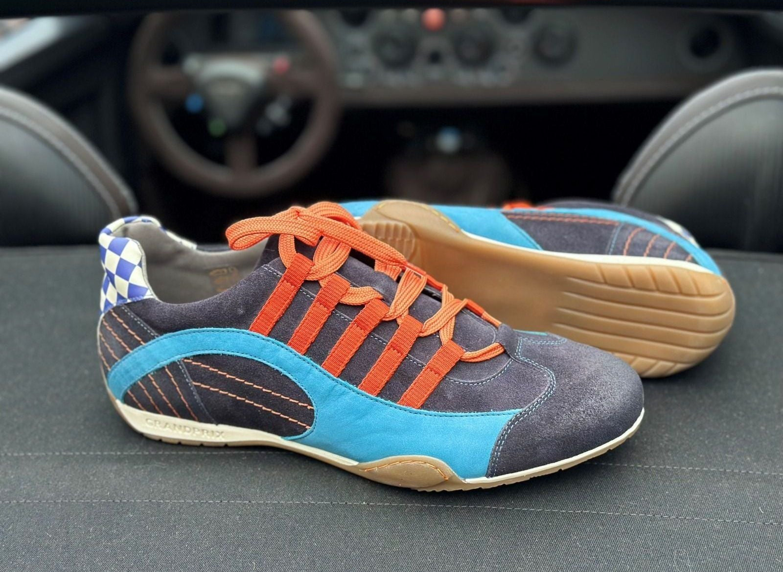 GPO Racing Sneaker Blue-Suede Mixed  – GPO Racing sneakers i blå ruskind, kombinerer stil og komfort til bilfans.