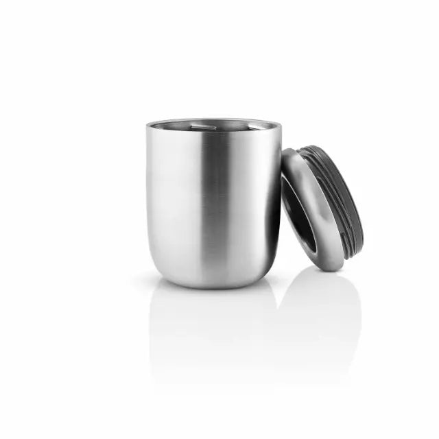 To Go Thermo Mealbox Black 0,64L – Sort termomadkasse på 0,64L, holder dine måltider friske og varme.