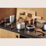 To Go Thermo Mealbox Black 0,64L – Sort termomadkasse på 0,64L, holder dine måltider friske og varme.