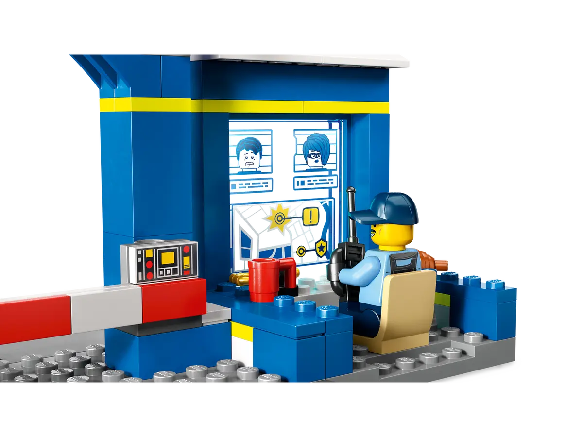 Skurkejagt ved politistation LEGO City