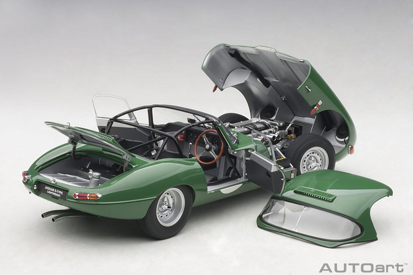 Jaguar E-type lightweight mørke grøn 1:18 AutoArt