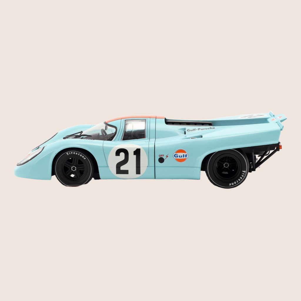 1:18 model af Porsche 917K #21 fra 24-timers Le Mans 1970, produceret af CMR Models – en detaljeret gengivelse af den ikoniske racerbil med autentiske farver og markeringer.