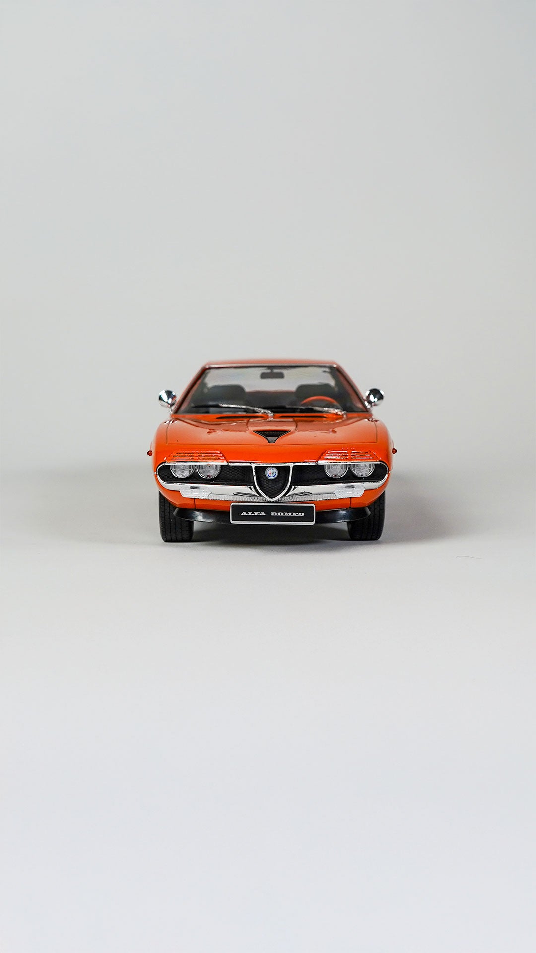 1:18 Alfa Romeo Montreal 1970 orange