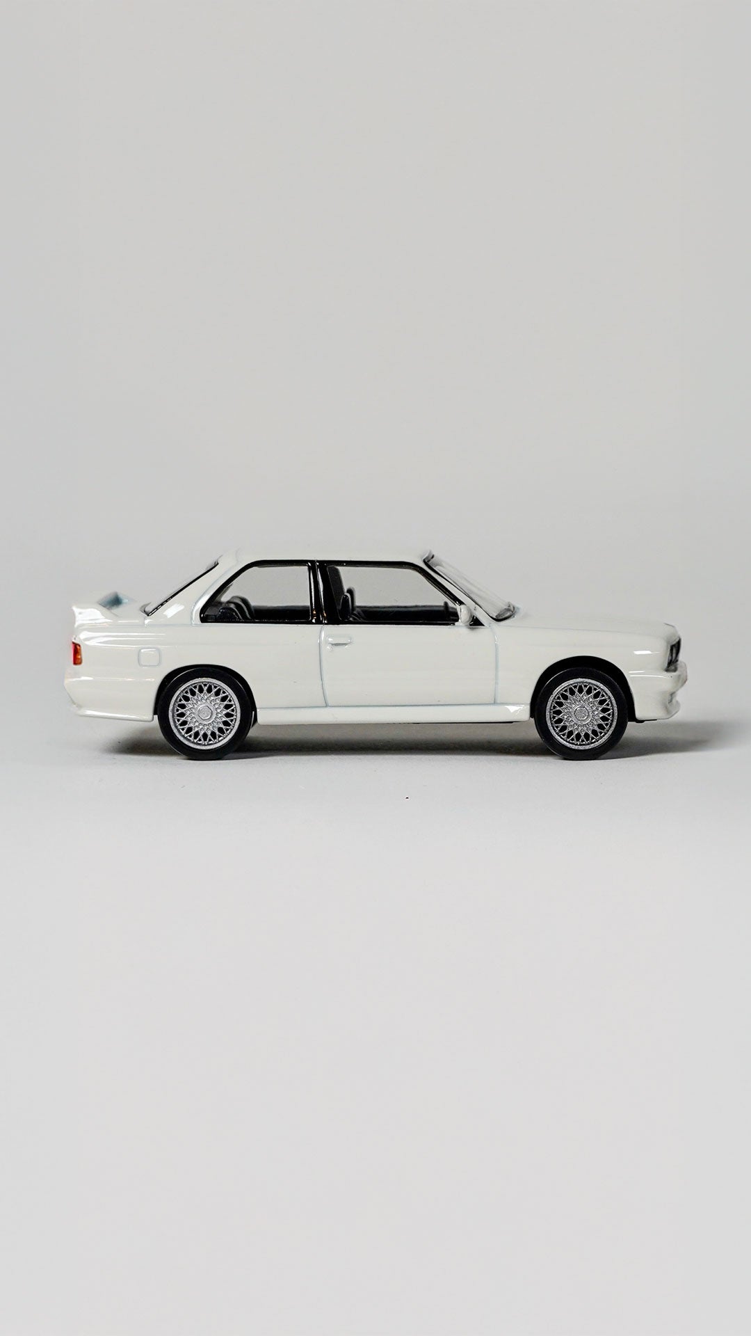 BMW M3 E30 1987 1:43