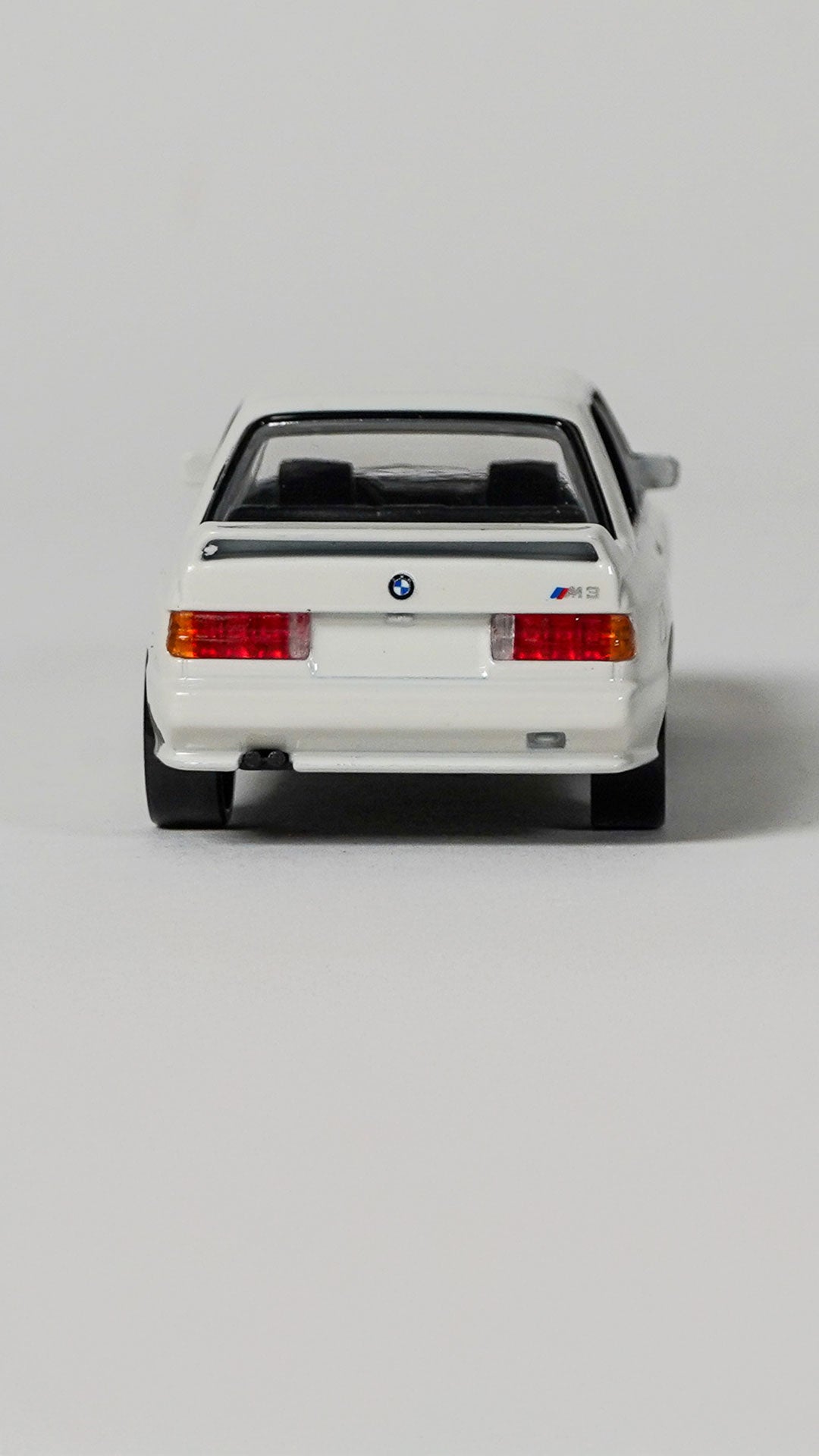 BMW M3 E30 1987 1:43