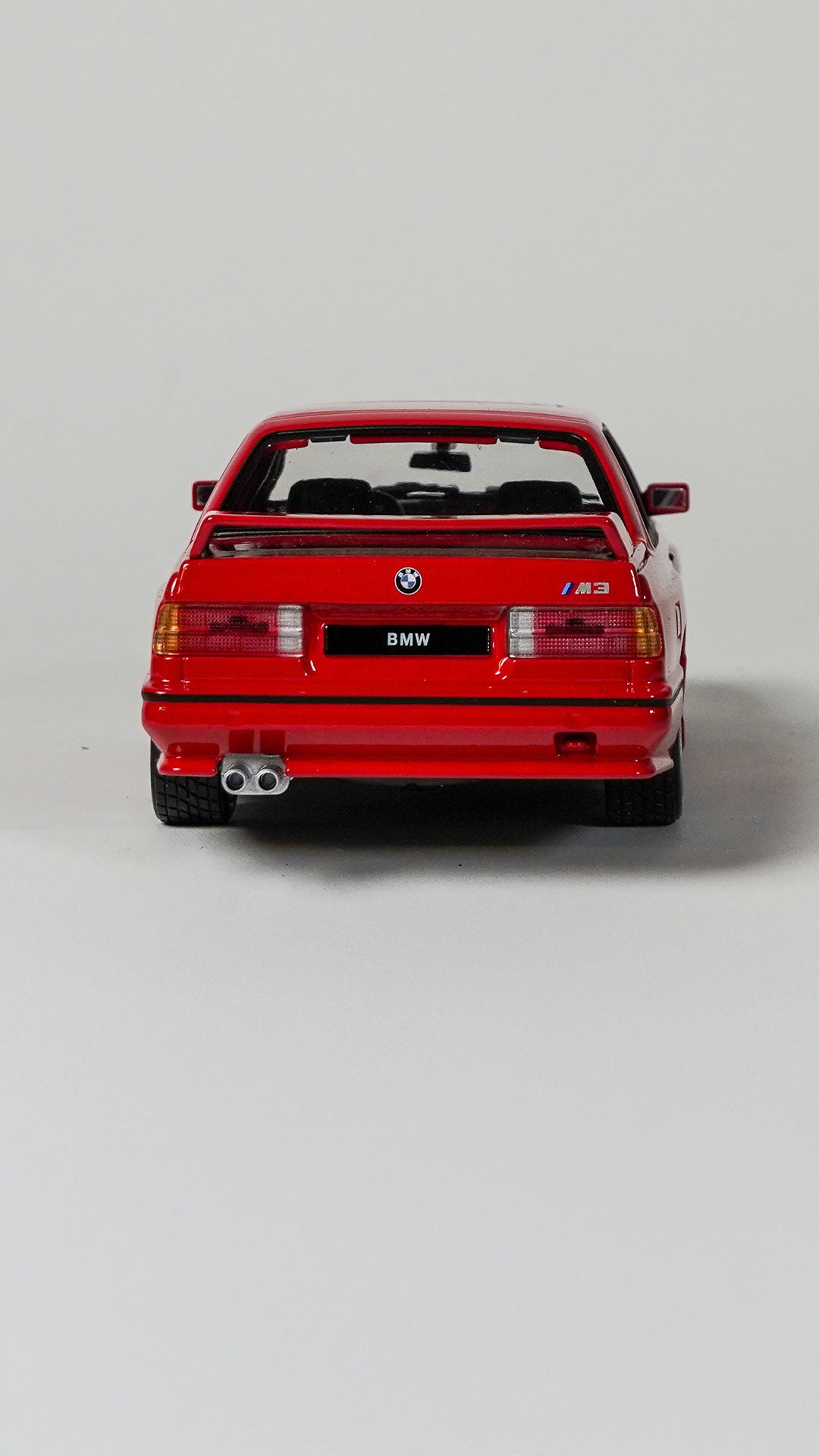 Bburago BMW M3 E30 1:24