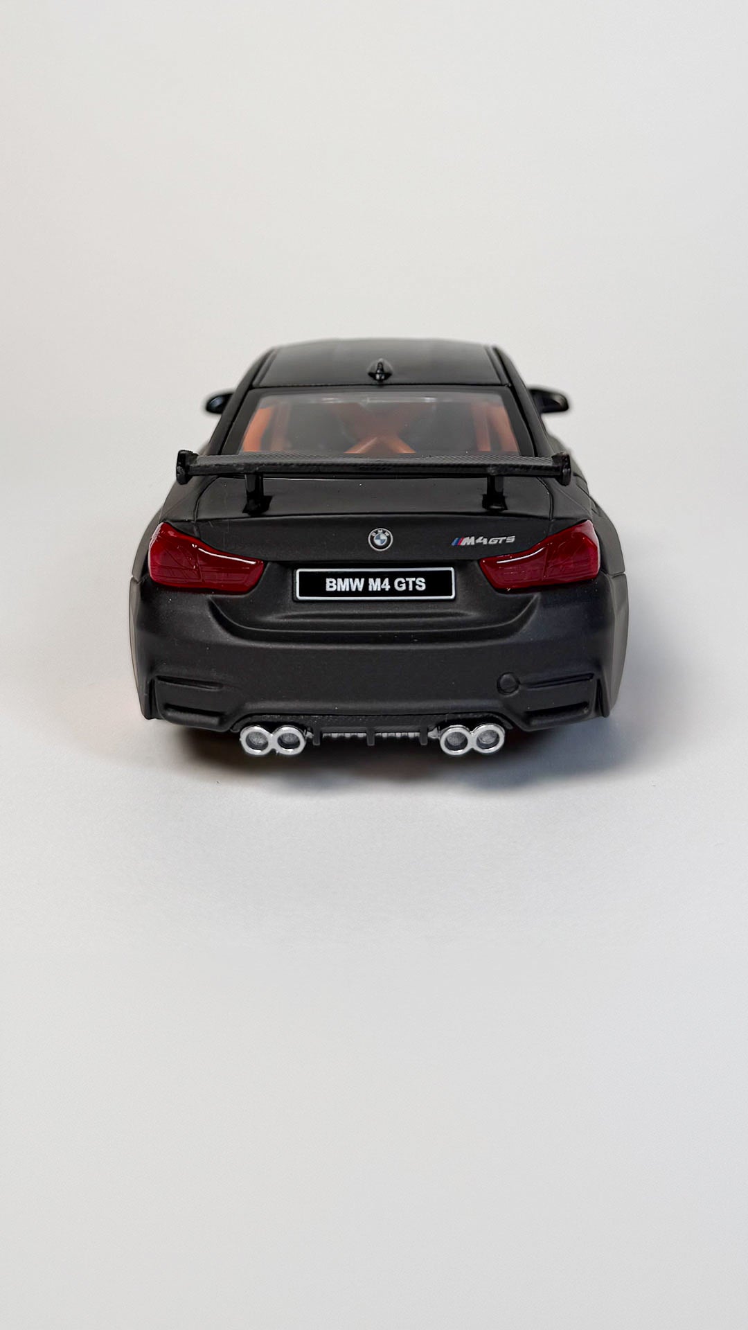 BMW M4 GTS 1:24