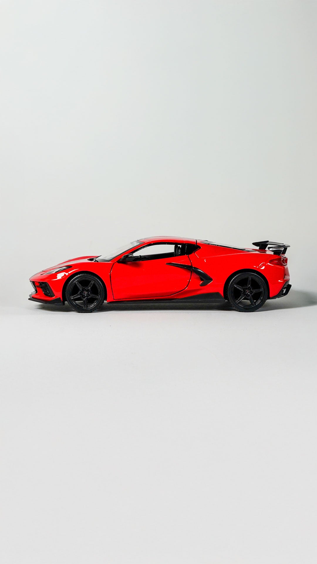 Maisto Chevrolet Corvette Stingray Coupe 1:24