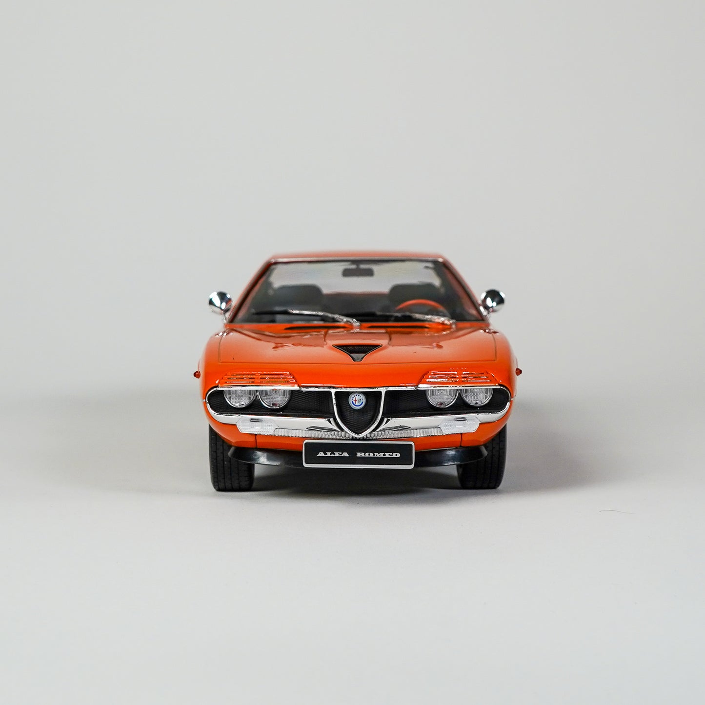 1:18 Alfa Romeo Montreal 1970 orange