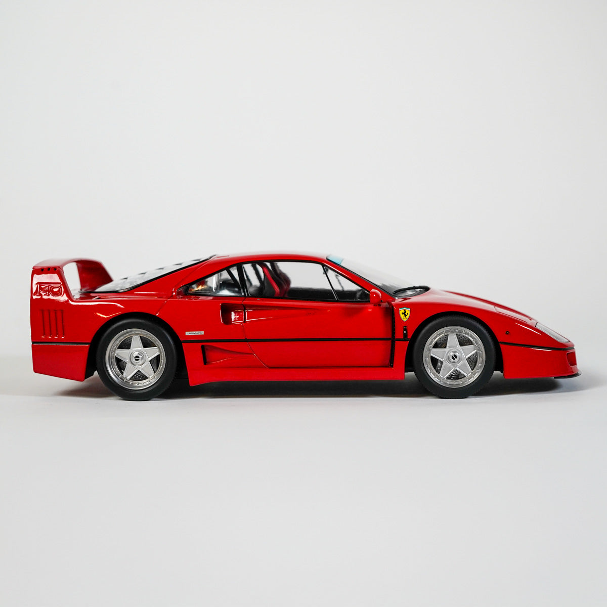 Ferrari F40 1:12