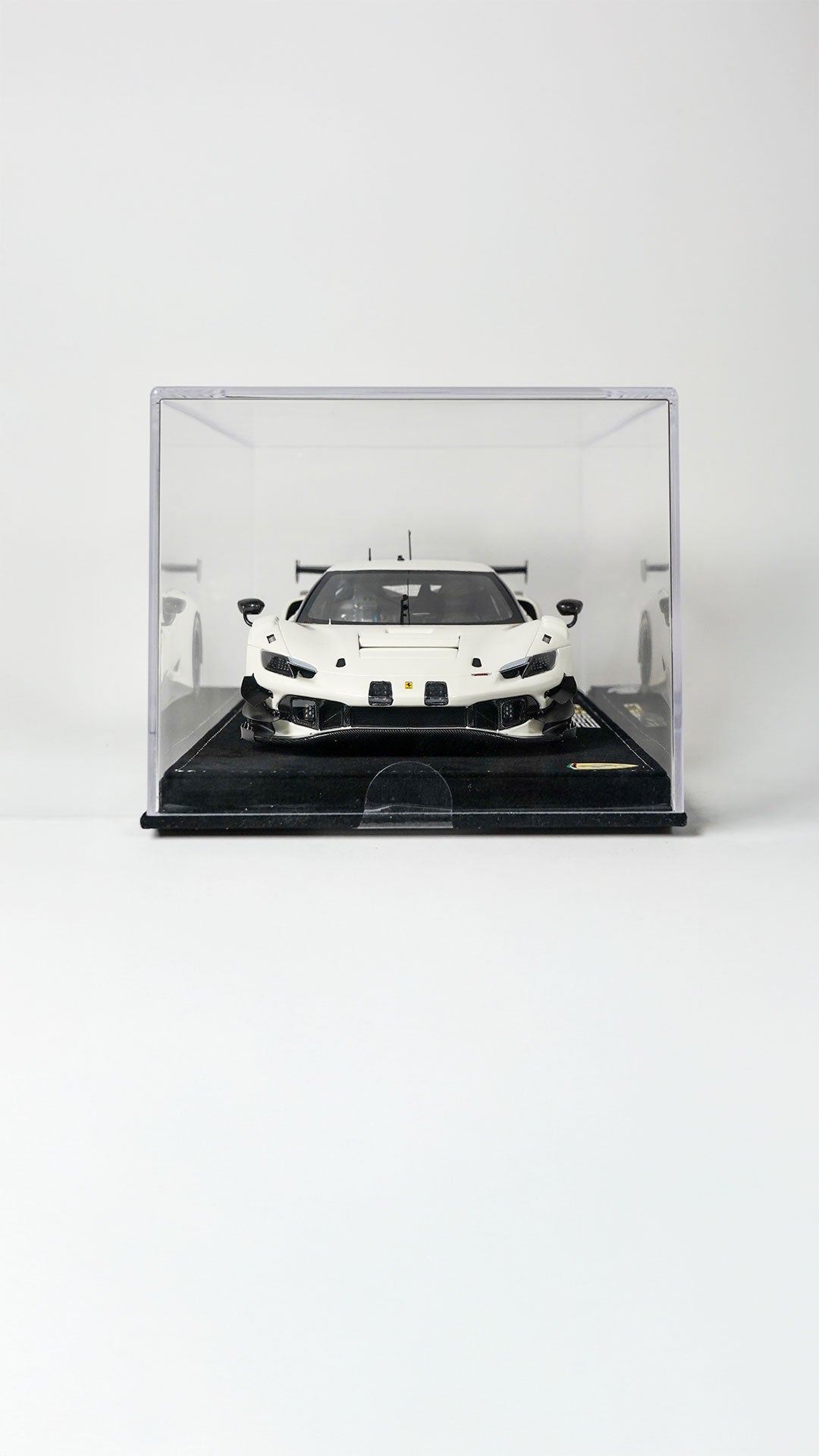 1:18 Ferrari 296 GT3 2022 Avus White BBR