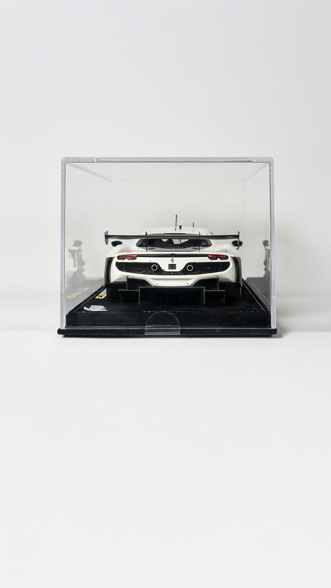 1:18 Ferrari 296 GT3 2022 Avus White BBR