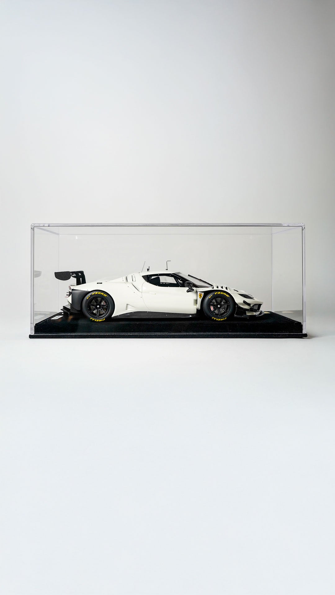 1:18 Ferrari 296 GT3 2022 Avus White BBR