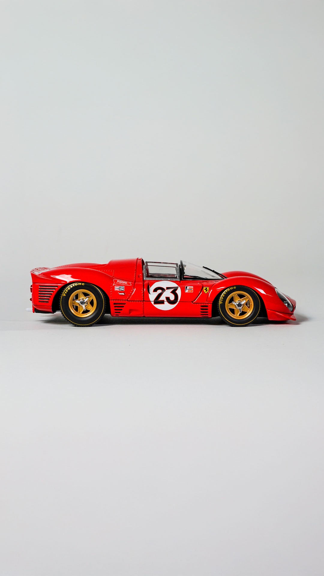 Bburago Ferrari 330 P4 Daytona 1:24