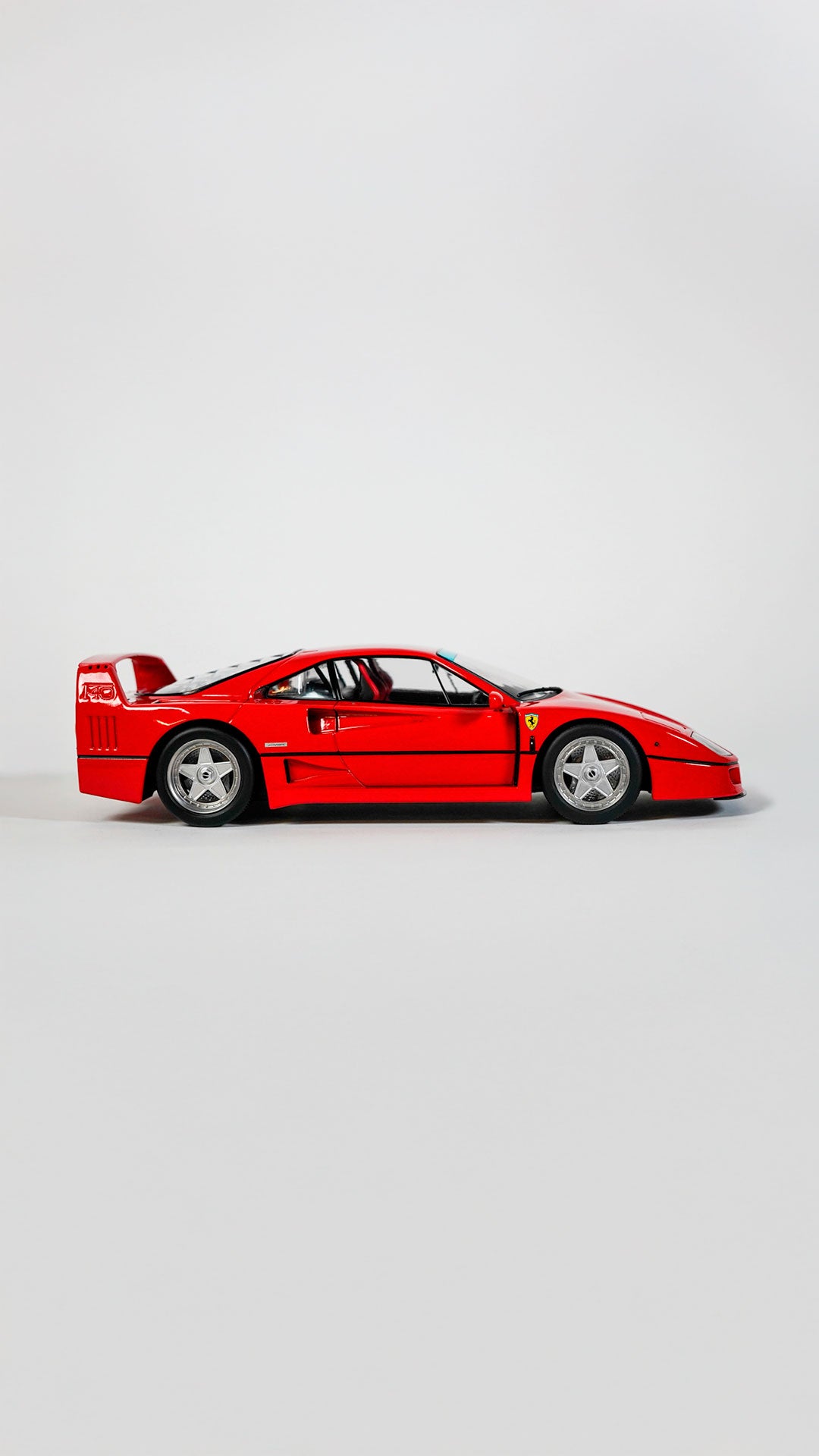 1:18 F40 1987 Red Seats