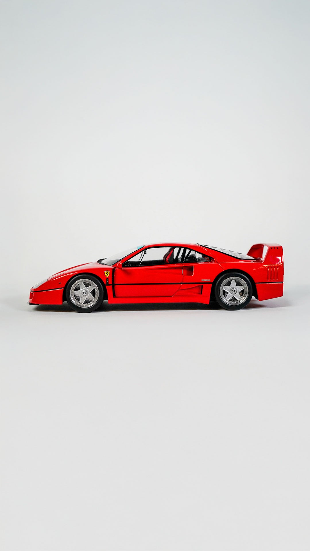 1:18 F40 1987 Red Seats