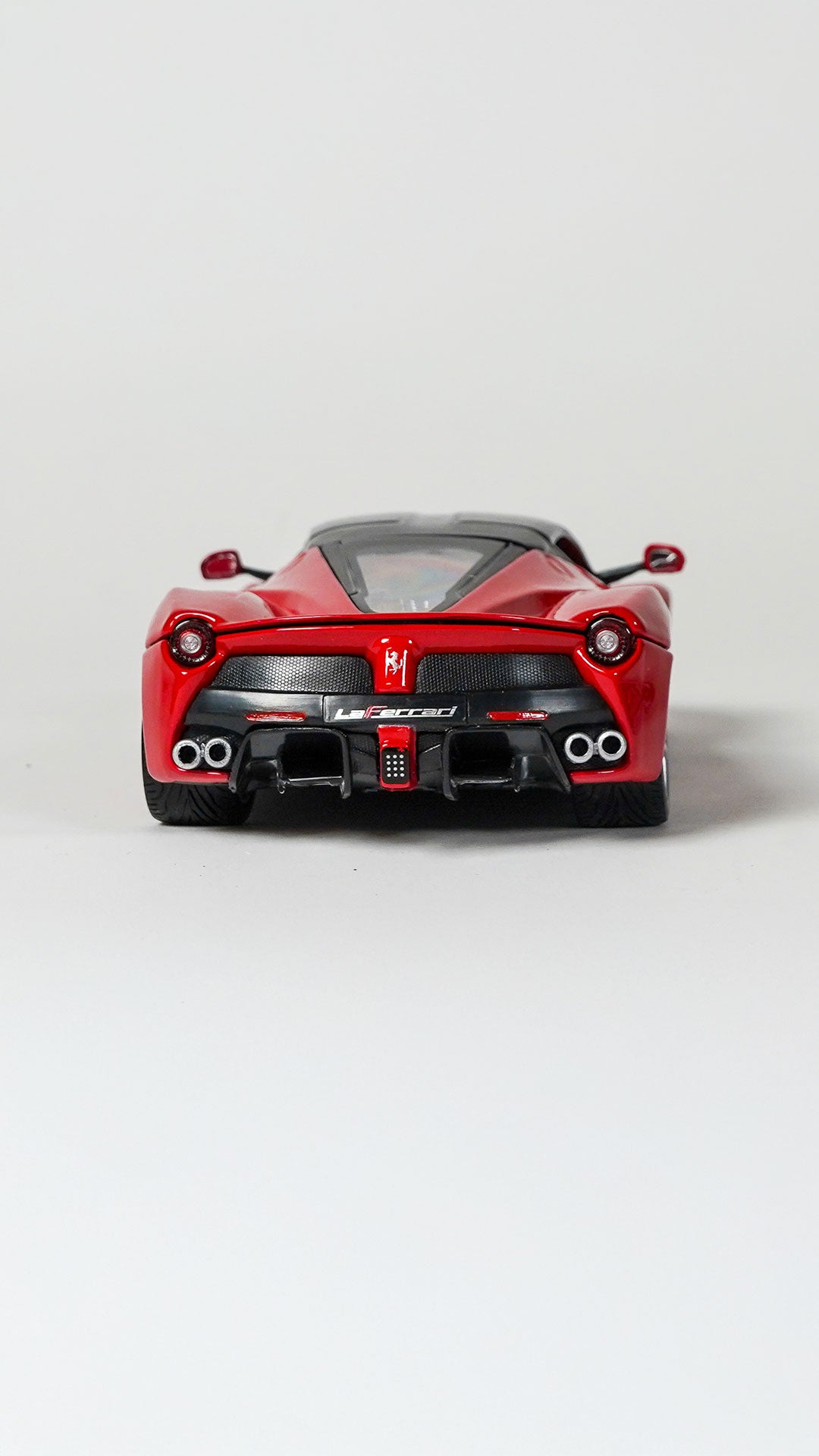 Bburago Ferrari LaFerrari 1:24