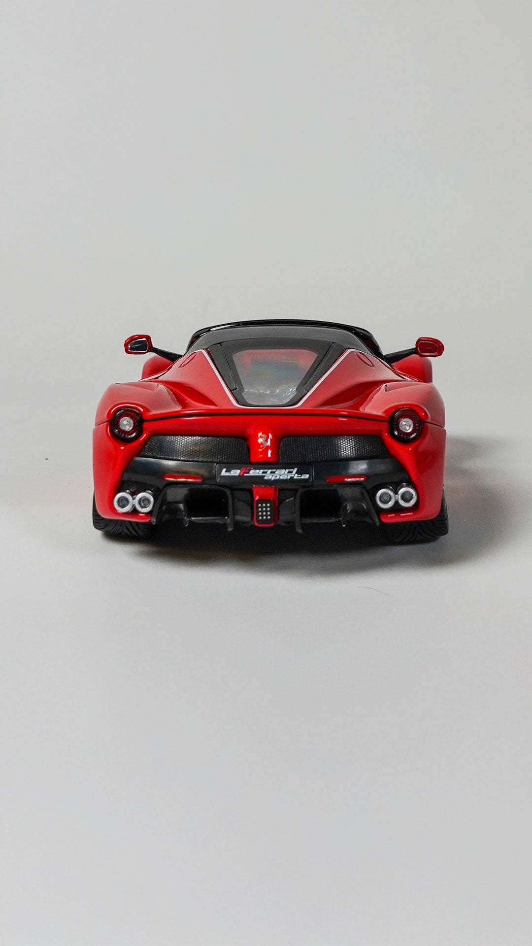 Bburago Ferrari LaFerrari Aperta 1:24
