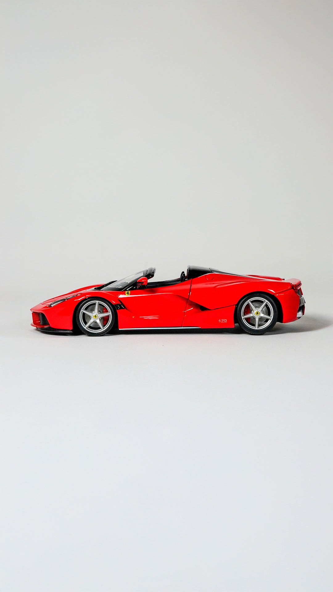 Bburago Ferrari LaFerrari Aperta 1:24