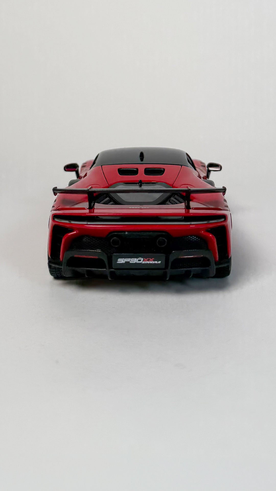 Ferrari SF90 XX Stradale – Rød 1:24 Modelbil