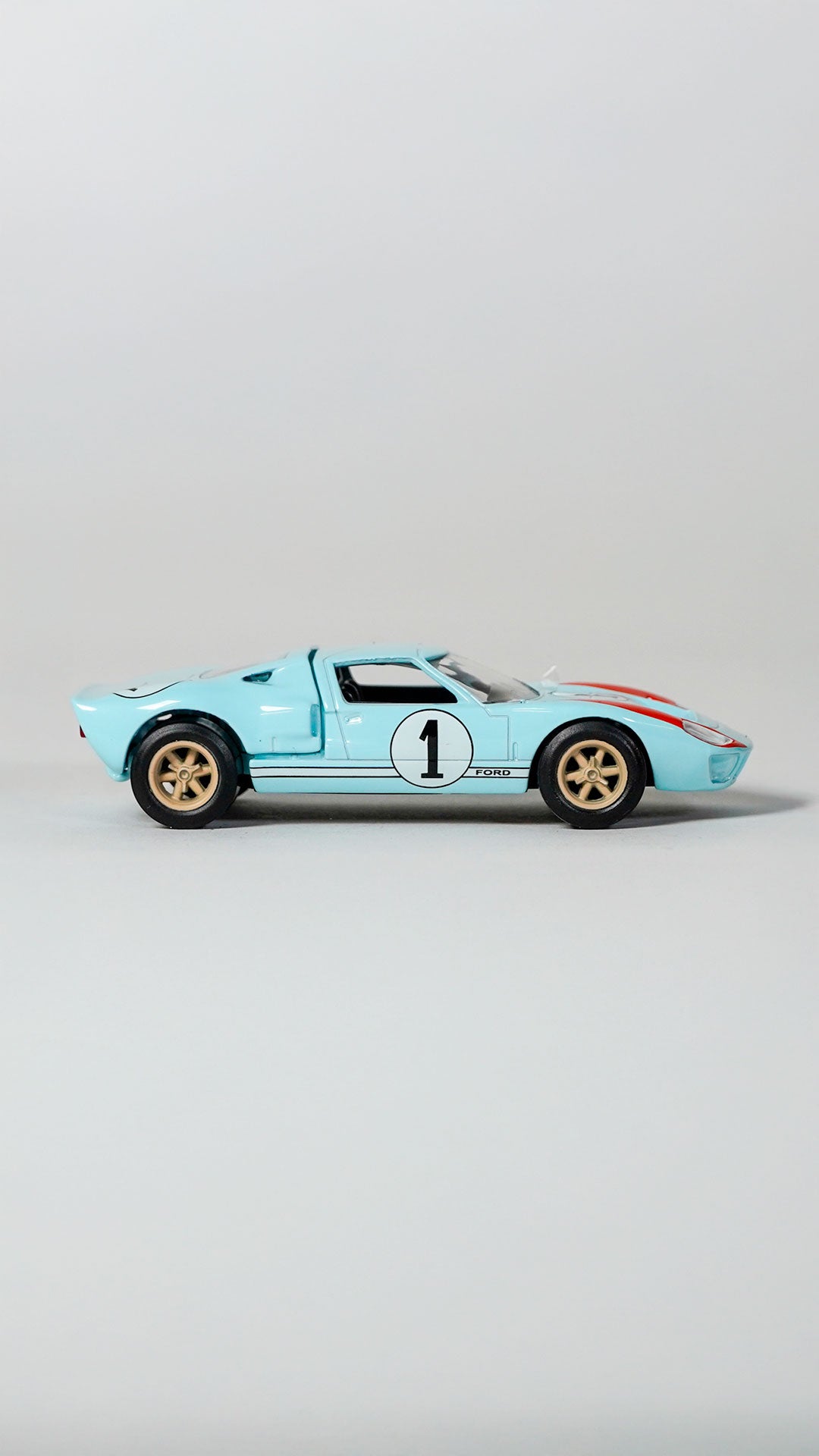 Ford GT40 #1 Le Mans 1966 1:43
